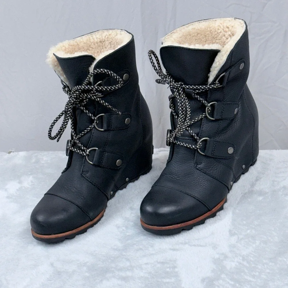 Sorel Joan of Arctic Wedge Boots Womens 8.5 Black Leather Faux Fur Lined Lace Up